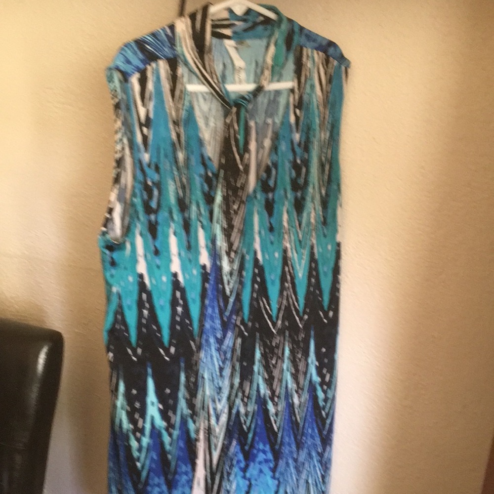 Colorful blouse with neck tie